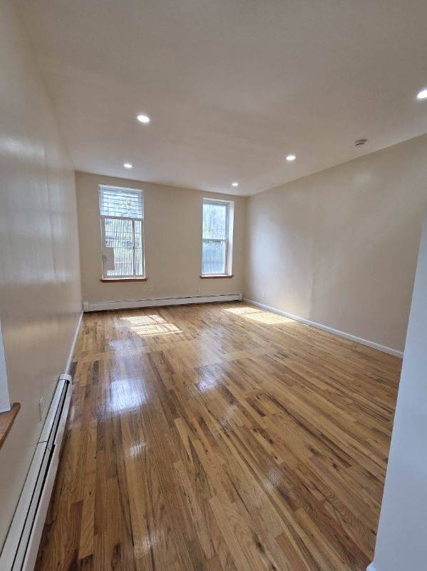 136 Pulaski St in Brooklyn, NY - Building Photo - Building Photo