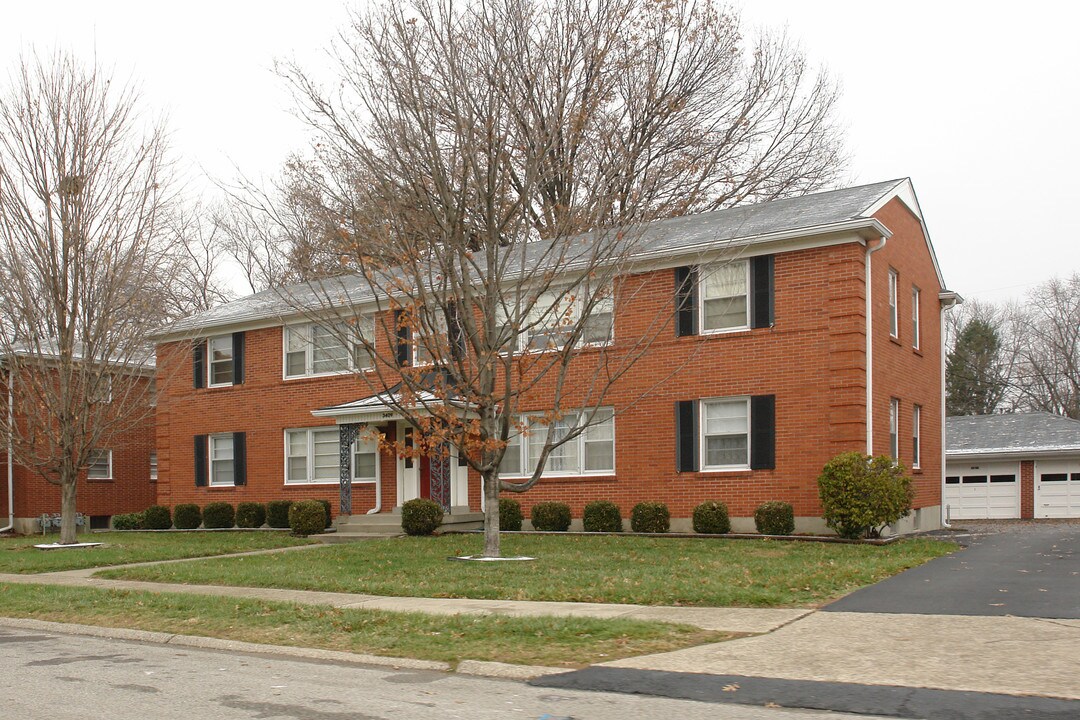 3409 Rowena Rd in Louisville, KY - Building Photo