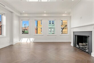 112 Myrtle St in Boston, MA - Building Photo - Building Photo