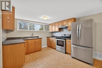 128 Trinnell Blvd in Toronto, ON - Building Photo - Building Photo