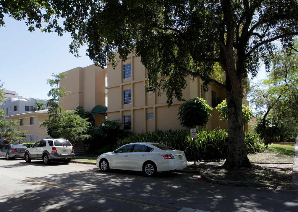 230 Calabria Ave in Coral Gables, FL - Building Photo