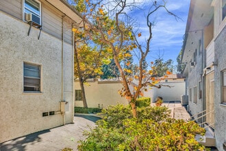 5835 Bowcroft St, Unit 2 in Los Angeles, CA - Building Photo - Building Photo