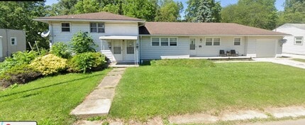 626 W Warren St in Bucyrus, OH - Building Photo - Building Photo