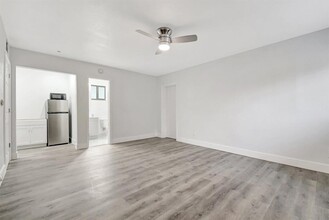 259 NW 29th Ter, Unit 3 in Fort Lauderdale, FL - Building Photo - Building Photo