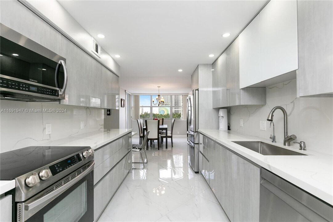 1880 S Ocean Dr, Unit #504 in Hallandale Beach, FL - Building Photo