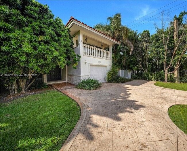 4000 Alhambra Cir in Coral Gables, FL - Building Photo - Building Photo