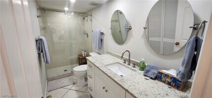 228 Fox Glen Dr in Naples, FL - Building Photo - Building Photo