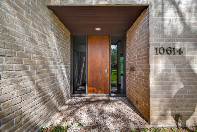 property at 10614 Fairlane Dr