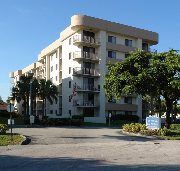 Royal Palm Towers Luxury Rental Apartments in Coral Springs, FL - Building Photo
