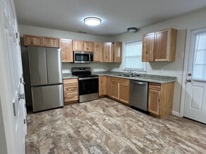 302 Carroll Dr in Stephens City, VA - Foto de edificio - Building Photo
