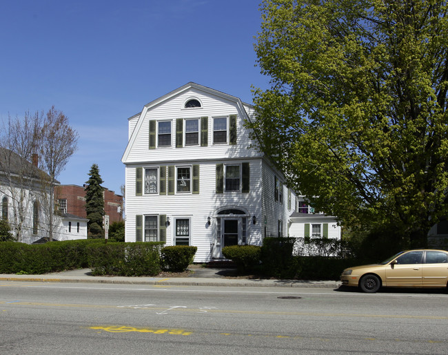 747 Main St in Westbrook, ME - Building Photo - Building Photo