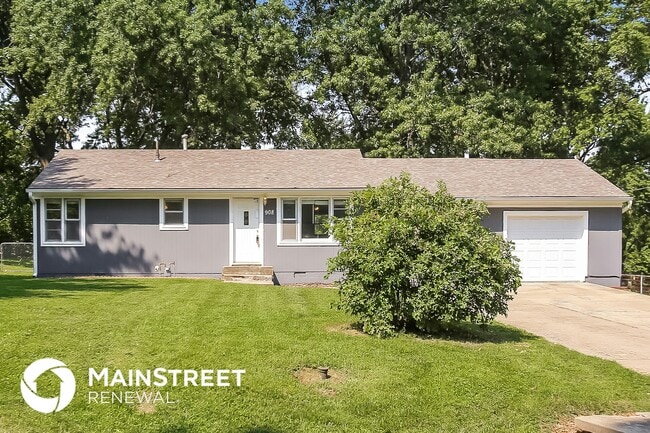property at 908 S Trail Ridge Dr