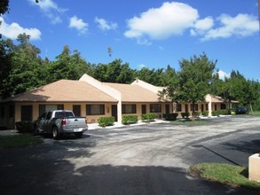 Lake Worth Apartments in Lake Worth, FL - Foto de edificio - Building Photo