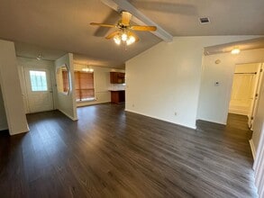 2004 N Hills Blvd in Van Buren, AR - Building Photo - Building Photo