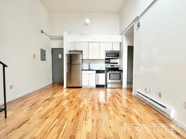 Melrose Street in Brooklyn, NY - Building Photo - Building Photo