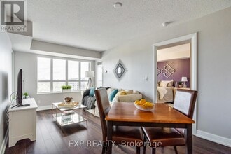 2 Eva Rd in Toronto, ON - Building Photo - Building Photo