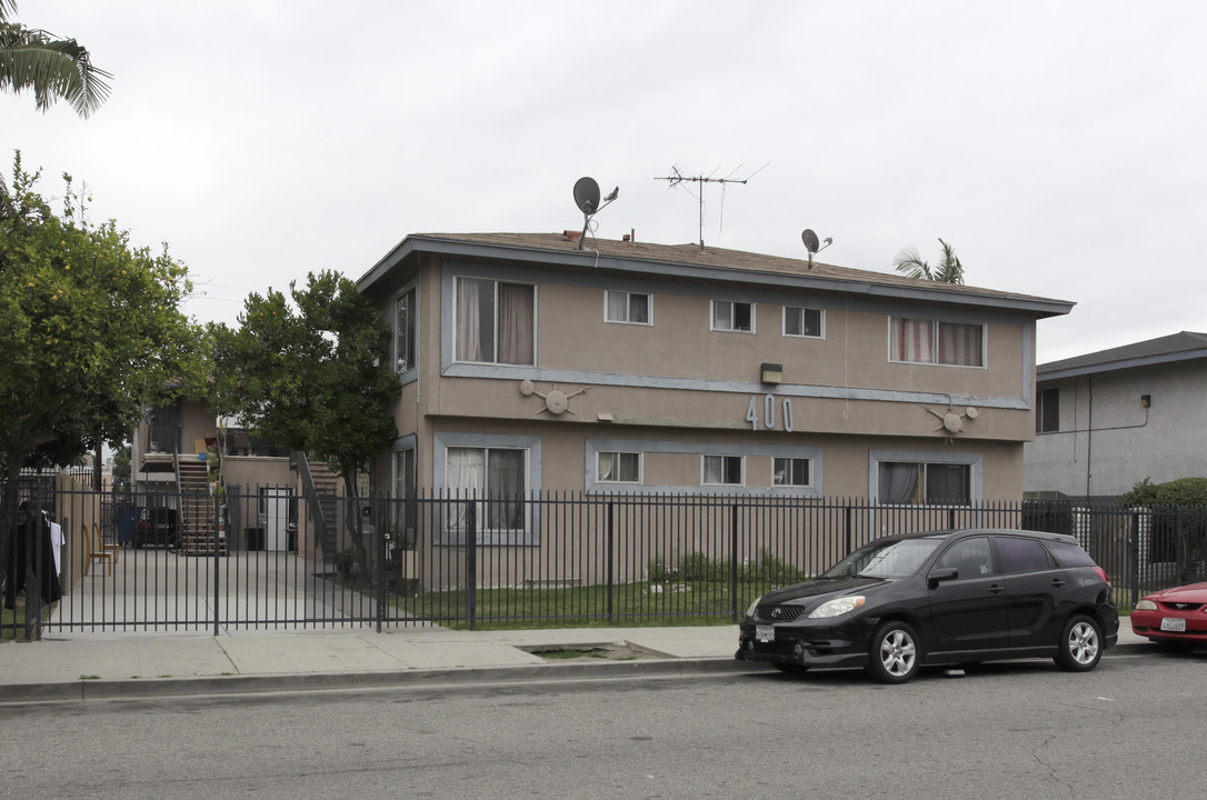 The Bush Apartments in Anaheim, CA - Foto de edificio