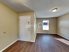 9594 W Stargazer Dr in Pendleton, IN - Foto de edificio - Building Photo