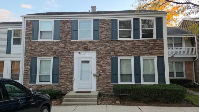 property at 2071 Danbury Pl