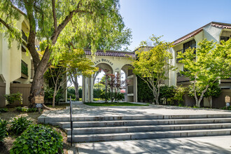 Las Brisas in Santa Clara, CA - Building Photo - Building Photo