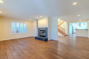 350 6th St in Montara, CA - Building Photo