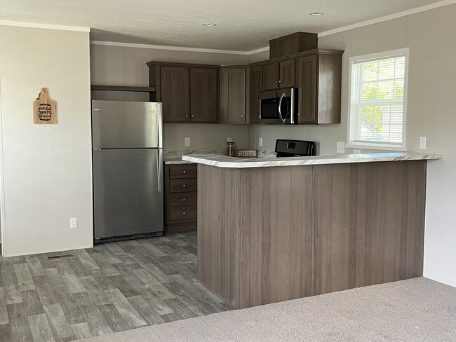 5157 Chantelle Dr in Flint, MI - Building Photo - Building Photo