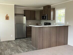 5161 Tokay Dr in Flint, MI - Building Photo - Building Photo