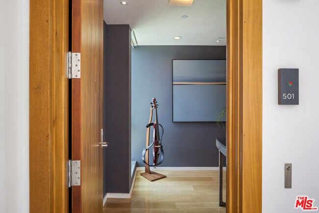 1705 Ocean Ave in Santa Monica, CA - Building Photo - Building Photo