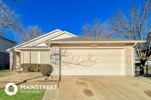 101 Crystalwood Dr in Mesquite, TX - Building Photo