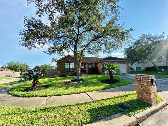 16803 Bay Ledge Ct in Friendswood, TX - Building Photo - Building Photo