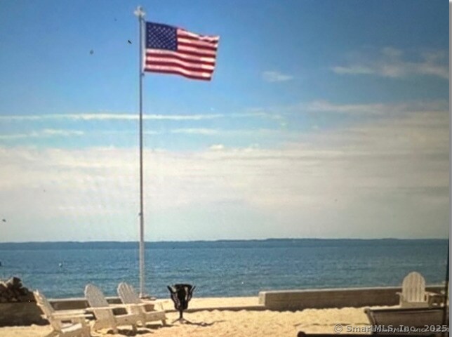 22 Pond Rd in Old Lyme, CT - Building Photo