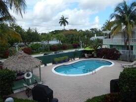 2124 NE 5th Ave, Unit 209 in Wilton Manors, FL - Building Photo