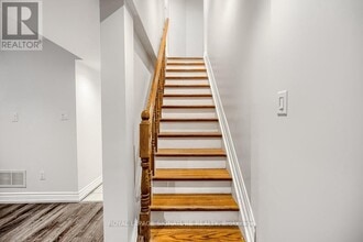 5444 Longford Dr in Mississauga, ON - Building Photo - Building Photo