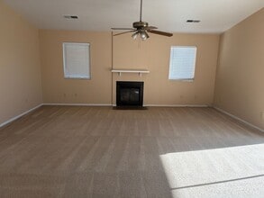 1519 St James Dr in Los Banos, CA - Building Photo - Building Photo