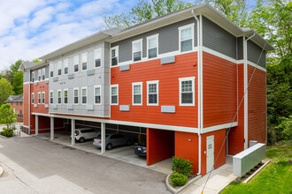 3 Square in Bloomington, IN - Foto de edificio - Building Photo