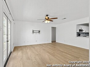 11010 Victors Hill in San Antonio, TX - Building Photo - Building Photo