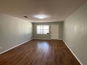 1822 Greenwood Ln in Kingsland, TX - Building Photo - Building Photo