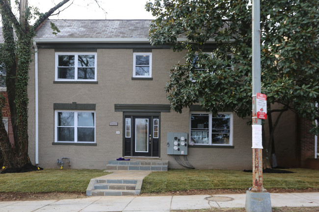 1363 Childress St NE in Washington, DC - Building Photo - Building Photo