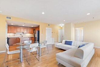 77 Jefferson St in Hoboken, NJ - Building Photo - Building Photo