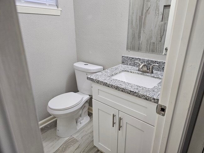 9806 Thrush St in La Porte, TX - Foto de edificio - Building Photo