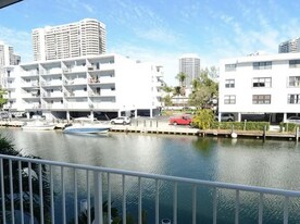 3681 NE 170th St in North Miami Beach, FL - Building Photo
