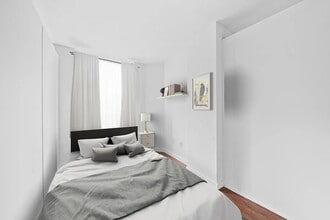 8 Liberty Pl in New York, NY - Building Photo - Building Photo