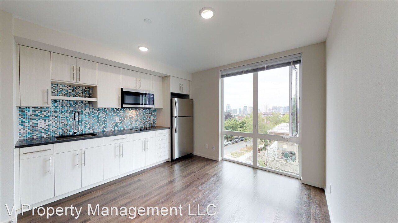 1420 E Howell St in Seattle, WA - Building Photo