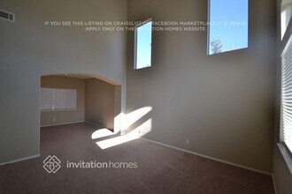 7325 Round Hill Dr in Lancaster, CA - Building Photo - Building Photo