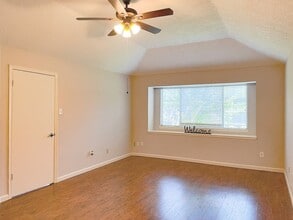 4035 Lotus Dr in Pearland, TX - Building Photo - Building Photo