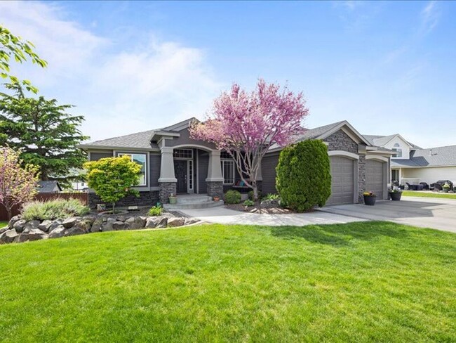 property at 263 Brookwood Loop