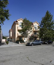 823-825 S Gramercy Pl in Los Angeles, CA - Building Photo - Building Photo