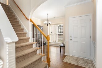 5521 Creekdale Cir in Raleigh, NC - Building Photo - Building Photo