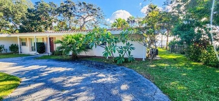 1181 Sunny Point Dr in Melbourne, FL - Foto de edificio - Building Photo