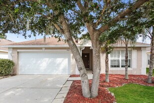 9727 Cypress Harbor Dr in Gibsonton, FL - Building Photo